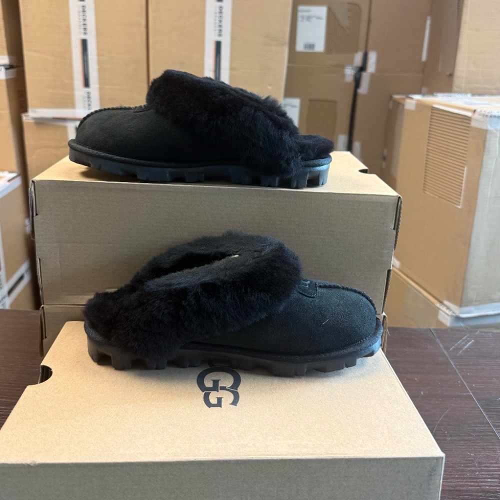 UGG WOMEN'S COQUETTE (BLACK)